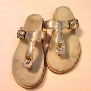 Clarks Women's Silver Sandals Size 6, Gold Matalic
